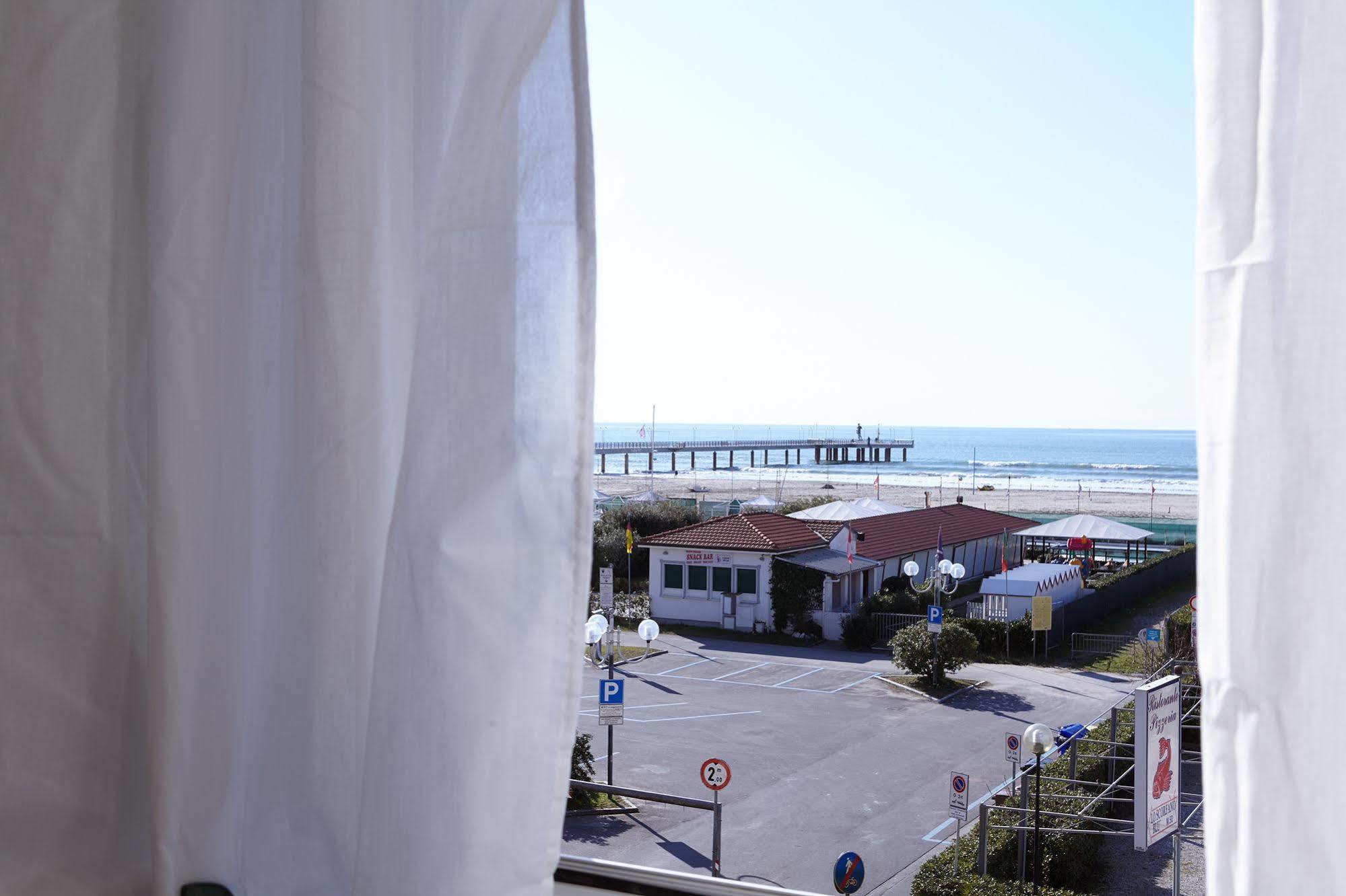 Hotel Mirage Marina di Pietrasanta Exterior foto
